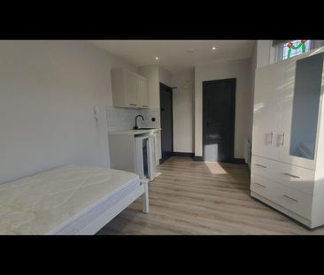 Studio Flat, Daneby Road, SE6 - Photo 1