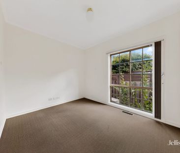 3-Bedroom house in Burwood! - Photo 1