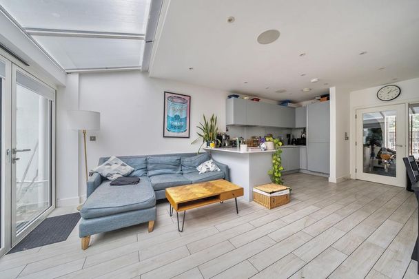 2 bedroom house to rent - Photo 1