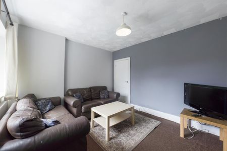 4 bedroom terraced house to rent - Photo 2