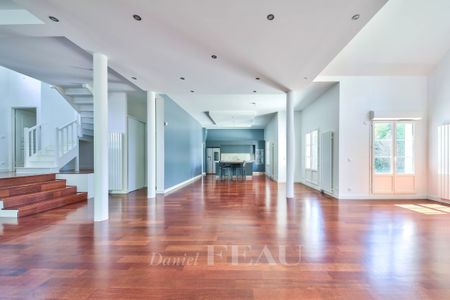 Aigremont — Villa d'exception — 240 m² — Meublée ou vide - Photo 2