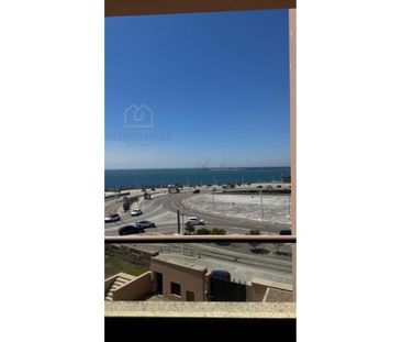 4 room luxury Apartment for rent in Porto, Portugal - Photo 6