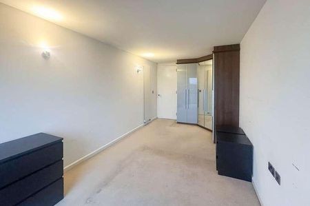 Longfield Centre, Prestwich, Manchester, M25 - Photo 4