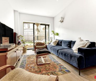 Mantle Road, London SE4 - Photo 4