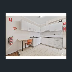 Affordable Room with Private Bathroom and Living Room/Study in Conveniently Located Guest House - Photo 2