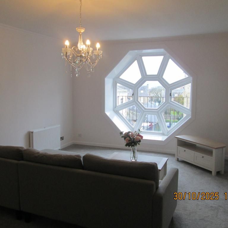 2 bedroom flat to rent - Photo 1
