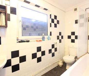 5 bedroom end of terrace house to rent - Photo 6