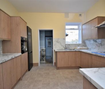 4 bedroom terraced house to rent - Photo 4