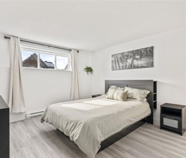 Appartement de 2 chambres, 1 salle de bain et cours extérieur - Photo 4