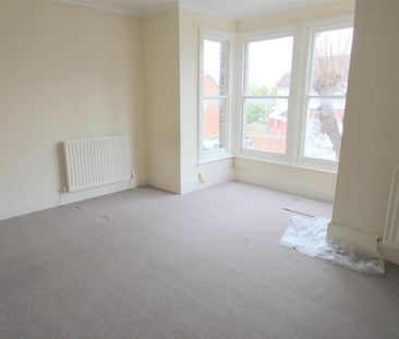 College Avenue, Gillingham, Kent - Photo 1