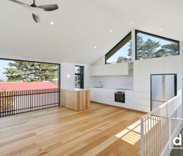 Thirroul Living With Ocean Glimpses - Photo 3