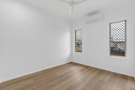 HIGH SPEC, EXECUTIVE ENTERTAINER IN SOUGHT AFTER SMITHFIELD POCKET! - Photo 5