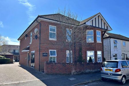 2 bedroom flat to rent - Photo 4