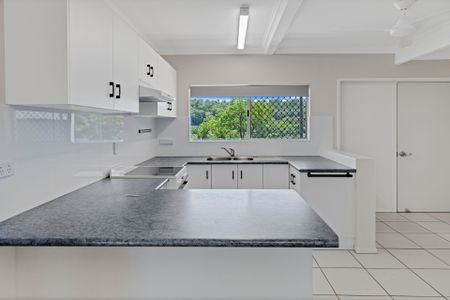 Freshly Renovated Ground-Floor Gem in the Heart of Nambour - Photo 5