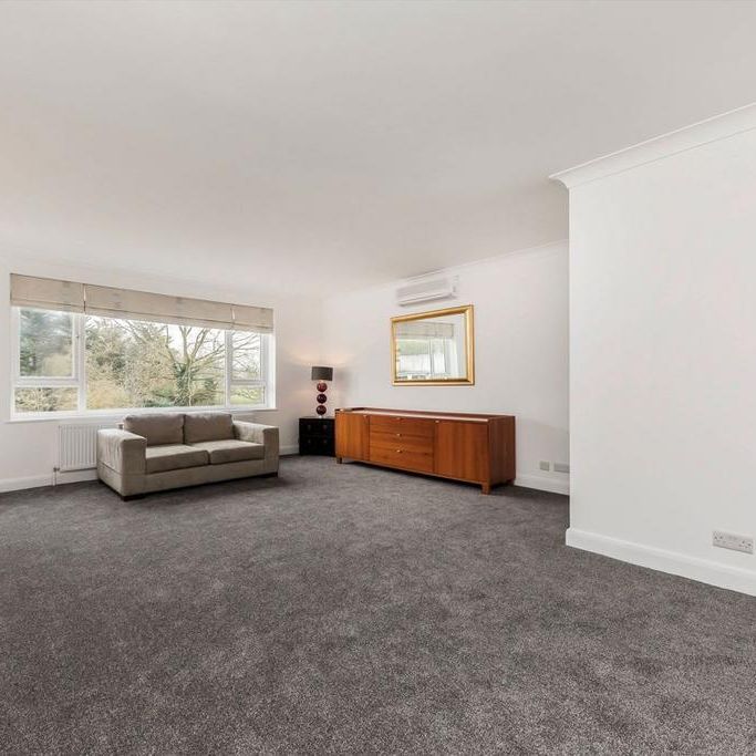 3 bedroom flat to rent - Photo 1