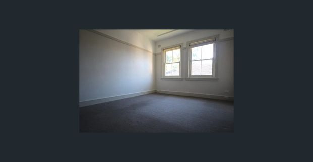 Quiet, Sunlit Apartment in Leafy Hurlstone Park - Photo 1