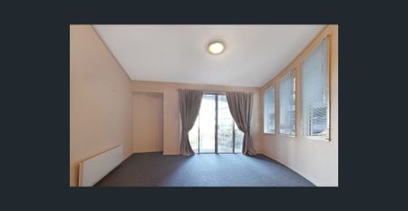 Primate Location Opposite Albert Park Lake! - Photo 4