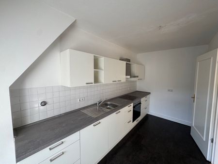 Leben im Herzen der Neustadt ? 2-Zimmer-Wohnung mit EBK sucht Sie als neuen Mieter! - Photo 5