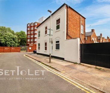 4 bedroom terraced house to rent - Photo 2