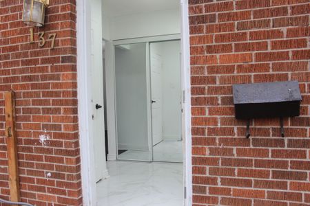 For Lease - 137 Jansen Avenue, Kitchener, Ontario - Photo 5