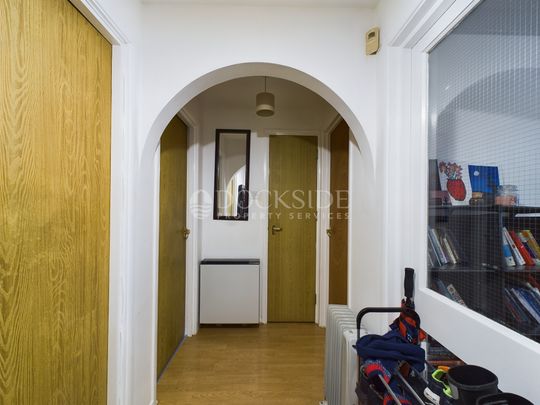 2 bed flat to rent in Tyndale Court, London, E14 - Photo 1