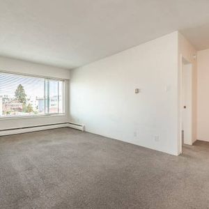 Royal Ramada - 1 Bedroom - Available December 1st - Photo 2