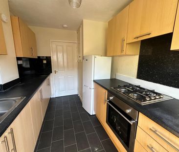 2 bedroom flat to rent - Photo 6