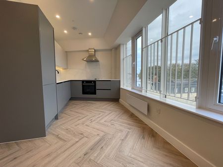 2 Bed Flat, Alleyn House, SO15 - Photo 4