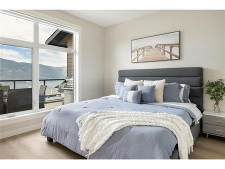 Gorgeous Townhome – McKinley Beach - Photo 3