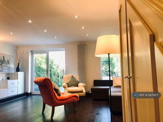 3 bedroom terraced house to rent - Photo 1
