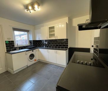 3 bedroom End Terraced House to let - Photo 4