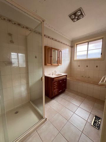 2/9 Hotham Street, Hughesdale VIC 3166 - House For Rent | Domain - Photo 2