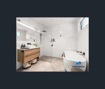 5/24 Holyrood Street, Hampton, Vic 3188 - Photo 2
