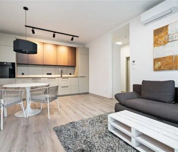 Pronájem bytu 2kk s lodžií a garážovým stáním - Photo 4