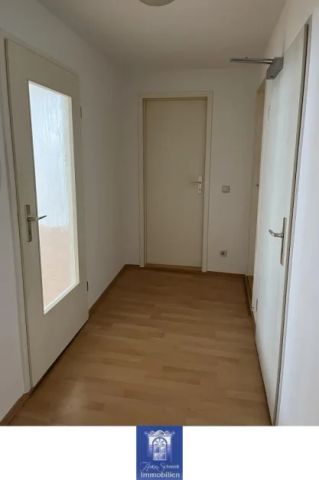 Pirna! EBK möglich! Individuelle und großzügige 2-Zimmerwohnung mit Wannenbad! - Photo 4