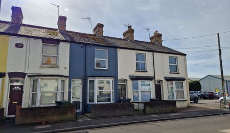 2 bed terraced house to rent in Wellington New Road, Taunton - Photo 3