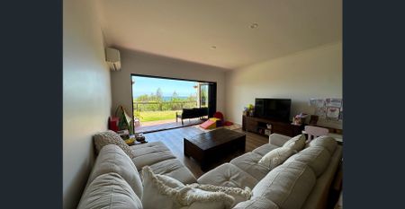 Renovated 3 Bedroom Apartment- Magic Mountain Resort - Photo 4