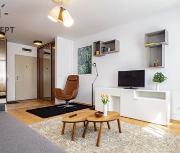 Kawalerka w sercu miasta, winda, parking - Photo 3