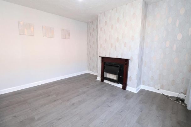 2 bedroom end of terrace house to rent - Photo 1