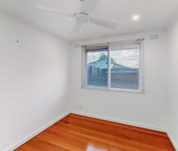 2 Bed, 1 Bath - Photo 2