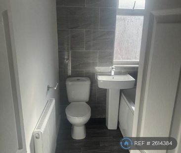 2 bedroom semi-detached house to rent - Photo 4