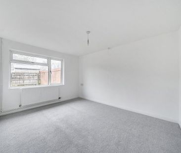 2 bedroom bungalow to rent - Photo 2