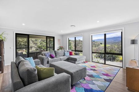 Spacious Family Retreat on 5 Acres – Just Minutes from Margate - Photo 2