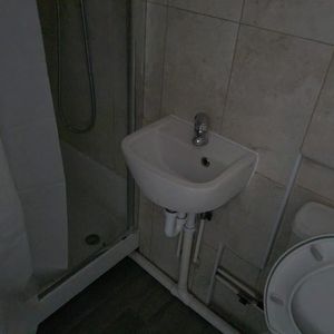 Room in a Shared Flat, Francis Road, E10 - Photo 3