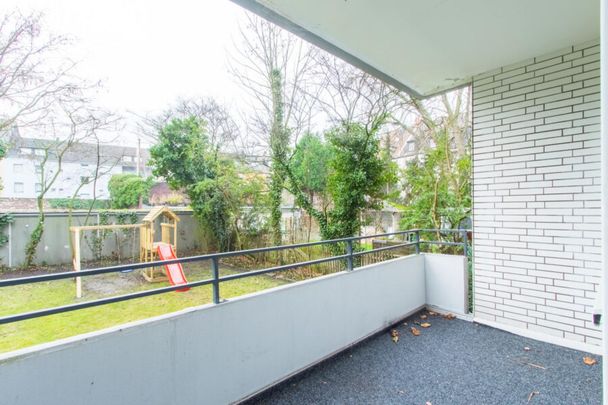 Blömker! Gemütliche 1,5-Raum Wohnung mit Loggia in Gelsenkirchen Bismarck! - Photo 1