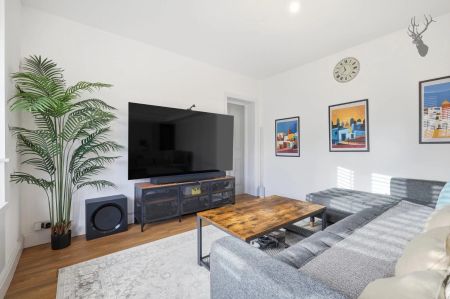 4 Bedroom House - Photo 3