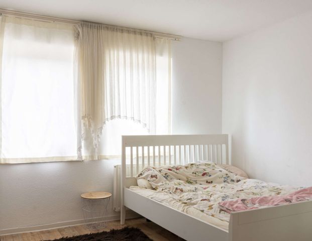 Zentrale 3-Zimmer-Wohnung mit Balkon, Stellplatz & Kellerraum. Obj. 9183 - Foto 1