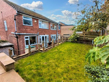 3 bedroom semi-detached house to rent - Photo 2