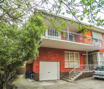Spacious & Light-Filled 3-Bedroom Unit in Quiet Surrey Hills Location - Photo 1