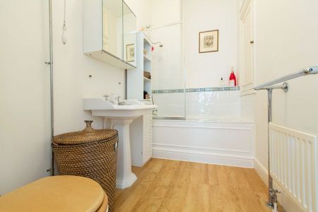 2 Bedroom Flat To Let - Photo 5
